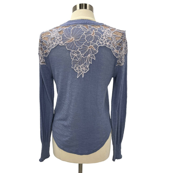 FREE PEOPLE Blue Floral Top SZ LG - Picture 2 of 10